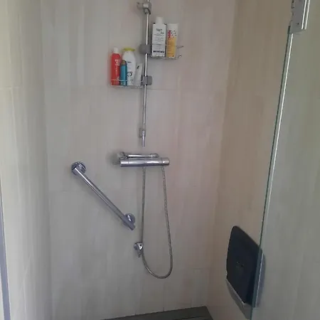 Apartmán Quiet With Shared Kitchen Bathroom