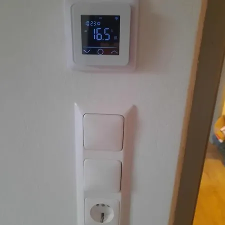 Apartament Quiet With Shared Kitchen Bathroom