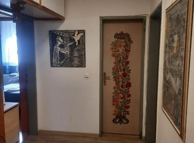 Quiet With Shared Kitchen Bathroom Graz